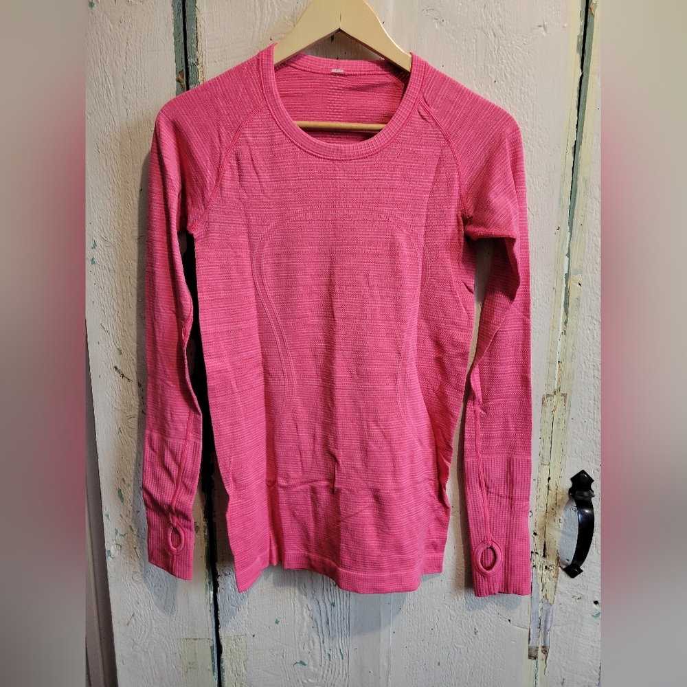 Lululemon Women's Pink Long Sleeve Top *Tiny Pull